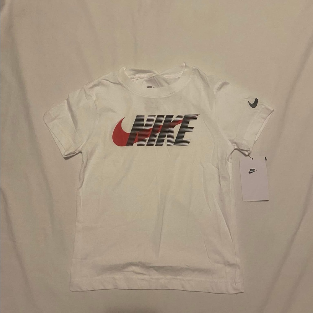 Never worn. Smoke and pet free home.